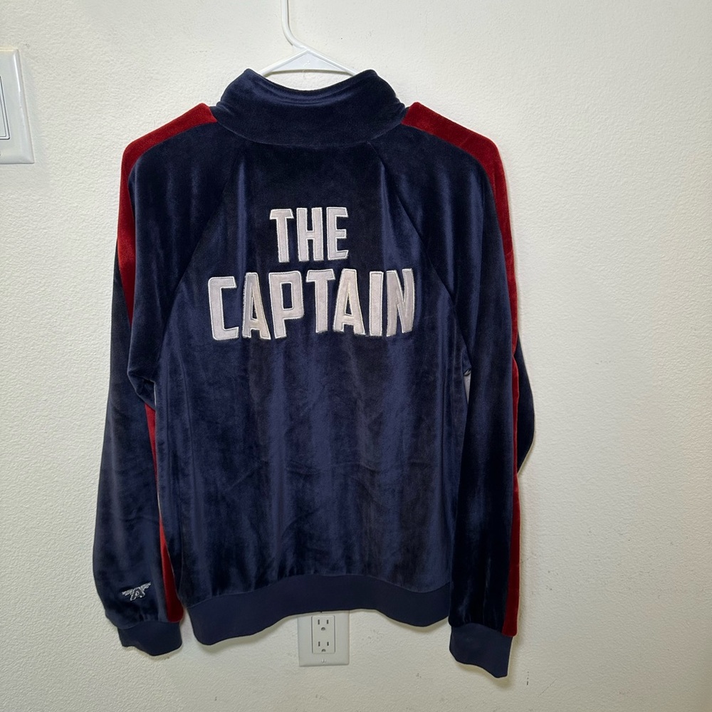 NWT Her Universe Marvel Captain America Embroidered Unisex Track Jacket - Picture 10 of 11